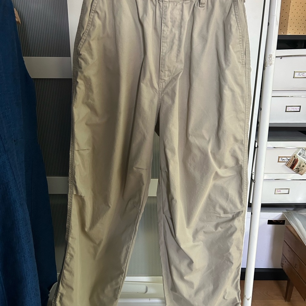 Uniqlo Men's Light Khaki Chinos